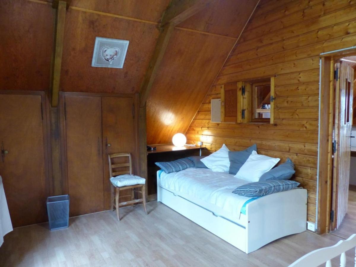 Chalet Familial Pres De Vichy, Terrasse, Animaux Acceptes - Fr-1-489-274 Le Vernet  المظهر الخارجي الصورة